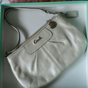 Coach Wristlet  **FINAL* PRICE**